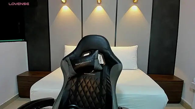 Snapshot of alanapark07 chatting on September 15, 7:10 pm alanapark07 online show from September 15, 7:10 pm