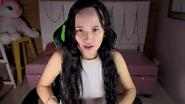 bella vibess s online show from April 1, 1:01 pm