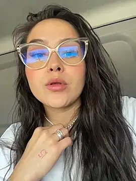 amberbakee online show from November 10, 4:13 pm