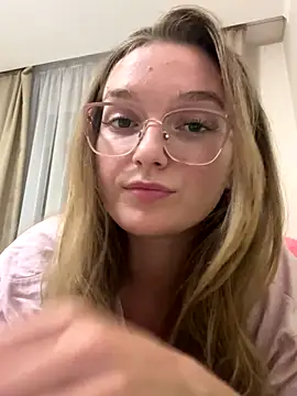 Snapshot of Bellatrisssaa chatting on September 23, 7:01 pm Bellatrisssaa online show from September 23, 7:01 pm