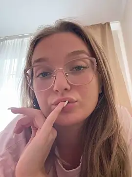 Snapshot of Bellatrisssaa chatting on September 21, 10:03 am Bellatrisssaa online show from September 21, 10:03 am