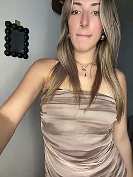 Sashailardi online show from April 4, 9:13 pm