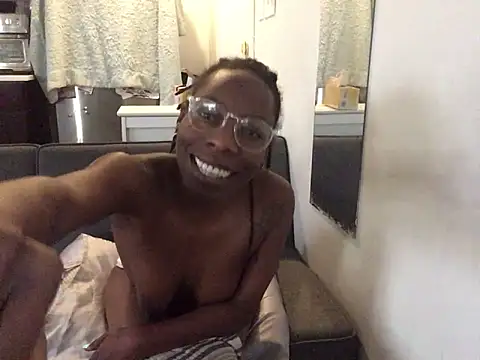 littyleesh1 online show from November 21, 2:30 pm