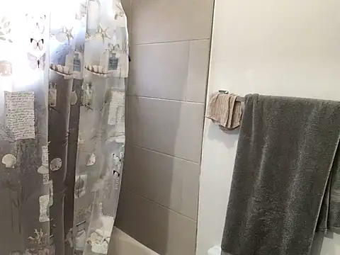 littyleesh1 online show from December 22, 2:09 pm