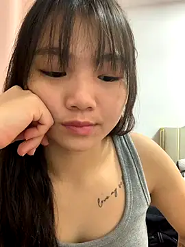 Emlyly-18 online show from December 2, 3:52 am