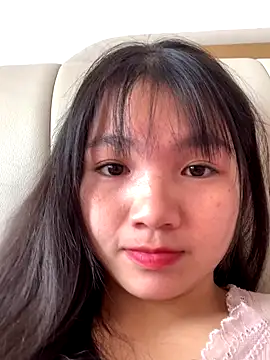 Emlyly-18 online show from December 14, 5:13 am