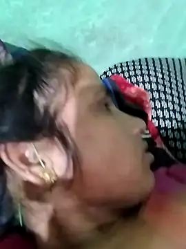 Snapshot of KIRTI12_HOT chatting on October 28, 8:03 pm KIRTI12 HOT online show from October 28, 8:03 pm