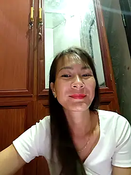 Yumyum kiw online show from October 18, 8:21 pm