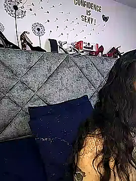 Shantey Laurent online show from April 12, 4:54 pm