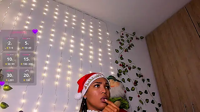 GiuliaCash online show from December 22, 4:32 pm