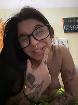 Brutecia2002 online show from February 11, 8:43 pm