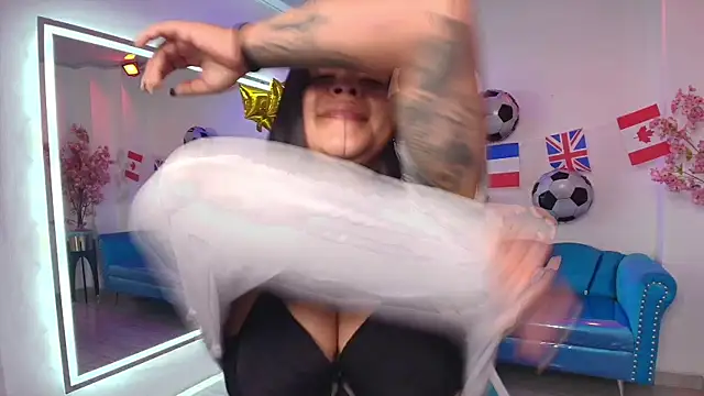 Black roseee online show from July 9, 3:53 am