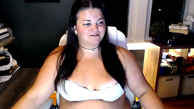 Snapshot of PlayWithBrittany chatting on October 21, 10:58 pm PlayWithBrittany online show from October 21, 10:58 pm