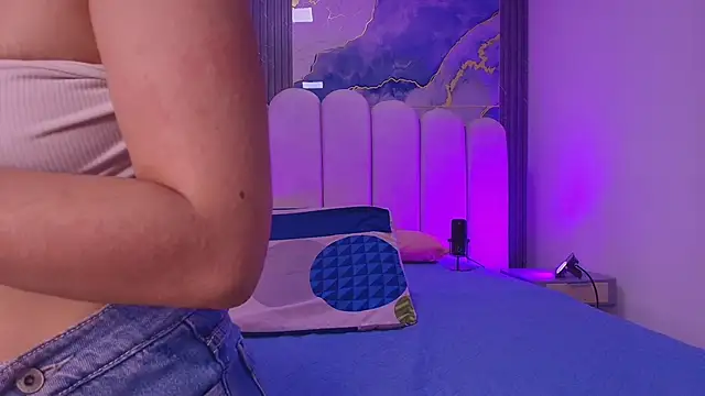 abbyrouss  online show from March 26, 3:19 am