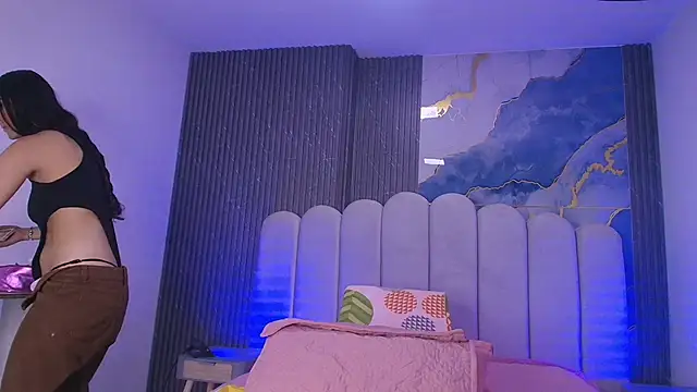 abbyrouss  online show from December 20, 3:10 am