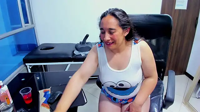 LeilaSmith  online show from March 7, 11:50 am