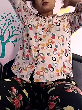 Hot-Pooja25 online show from April 22, 3:58 am