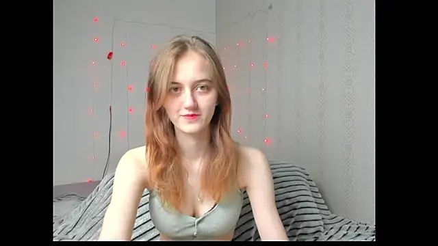 dreamy pollyyy online show from April 13, 4:19 pm