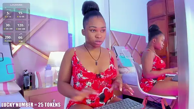 SophieSinclair online show from February 1, 1:37 am