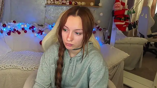 FoxyMayy online show from December 14, 11:32 pm