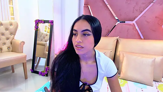 Leslie Bussh  online show from January 16, 7:32 pm