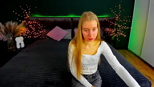 Alina Blonde online show from November 23, 6:49 am