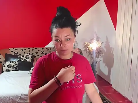 Soffy Skye online show from December 2, 6:15 am