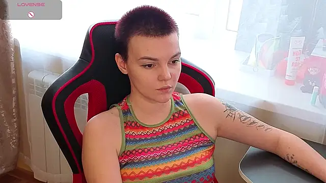 KrisNeal online show from February 20, 9:33 am