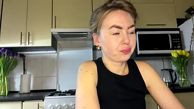 MartaLuna  online show from March 9, 7:50 pm