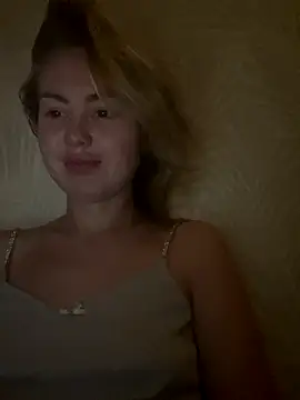 MartaLuna  online show from November 4, 9:09 pm