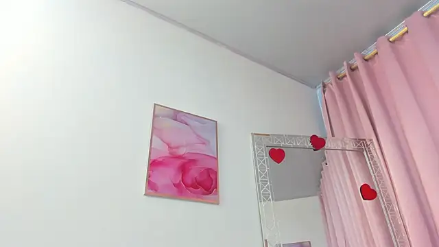 miajhonsonx online show from June 3, 2:18 pm