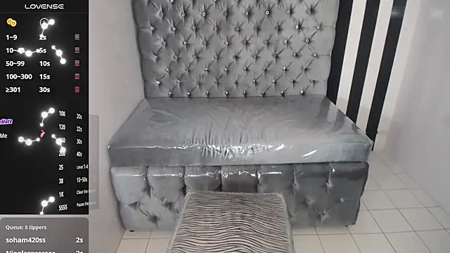Snapshot of nicte_t_ chatting on October 11, 10:01 pm nicte t  online show from October 11, 10:01 pm