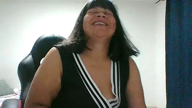 adri89-g online show from February 7, 1:42 am