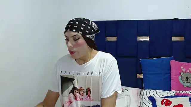 PinkLuna LolaBloom online show from June 2, 2:01 am