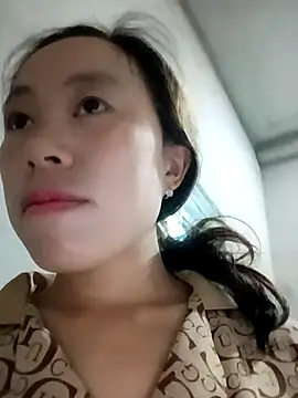 lyuyenkk online show from October 18, 7:44 am