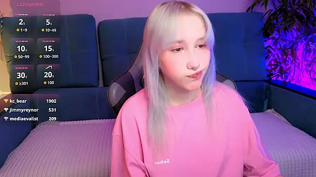 evlica online show from April 25, 3:20 pm