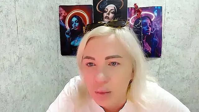 EmmaCat  online show from March 14, 5:52 am