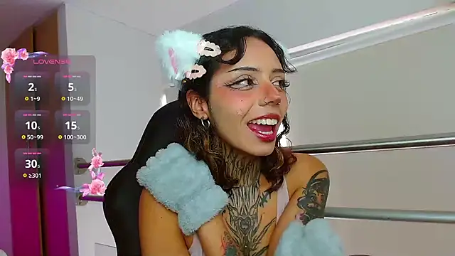 KoraRousee online show from December 21, 3:05 pm