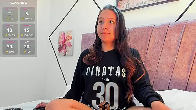 Snapshot of Julieta_Lein chatting on October 21, 11:31 pm Julieta Lein online show from October 21, 11:31 pm