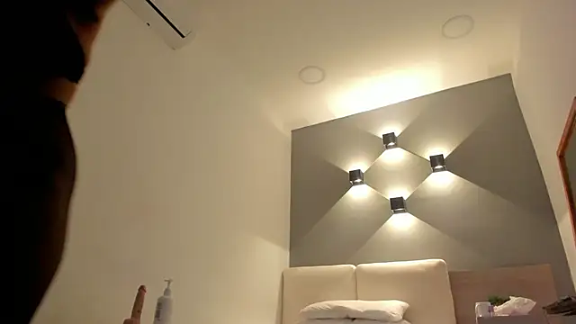 selena monroy online show from November 6, 11:05 am