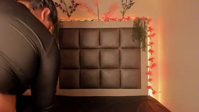 abbiecollins js online show from March 14, 4:35 am