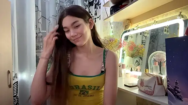 Cuteviola online show from December 1, 9:35 am