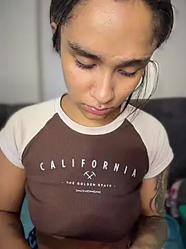 Isabella-Teen online show from March 20, 2:27 am