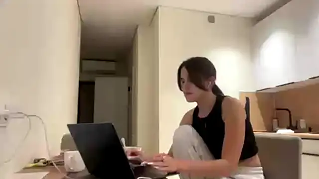 FavorLeila online show from September 29, 2:55 pm