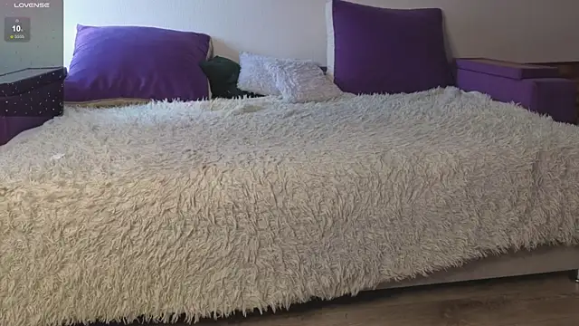 Gentle Ariel online show from April 6, 2:11 am