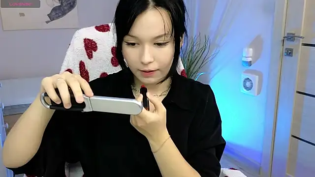 Aurora Gilbert online show from September 26, 10:35 am