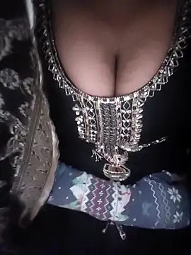 BellaxTrans online show from April 13, 11:55 am