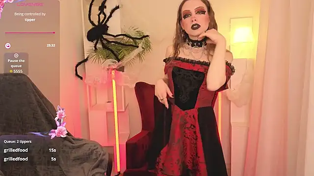 KarenSmitht online show from October 31, 5:17 pm