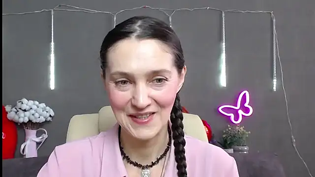 TayaFinch online show from February 19, 1:21 pm