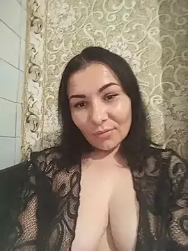 Mia24Blove online show from June 14, 2:39 pm